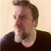 Musicien professionnel donne cours de Chant, guitare et basse